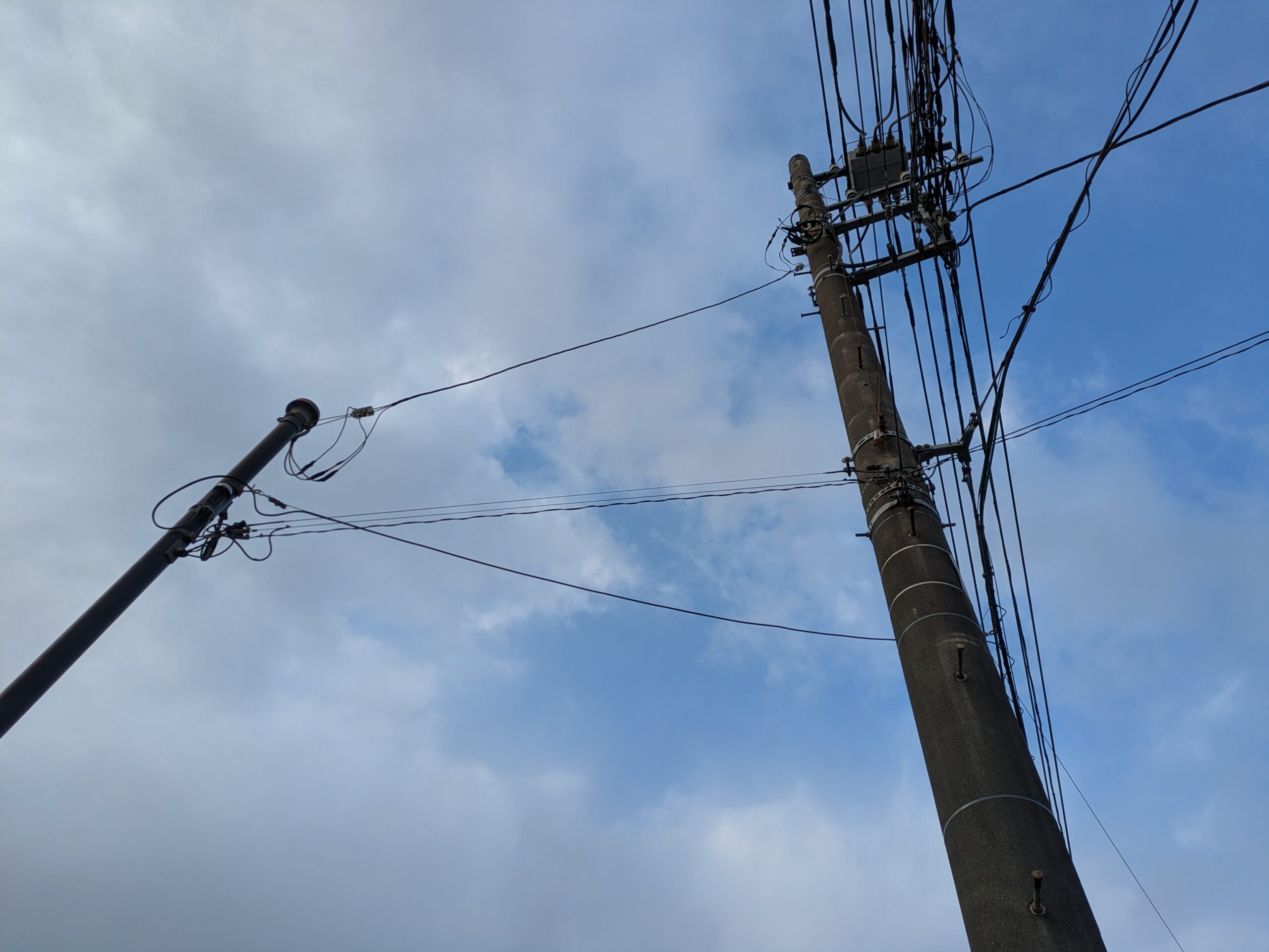 電柱と電気設備