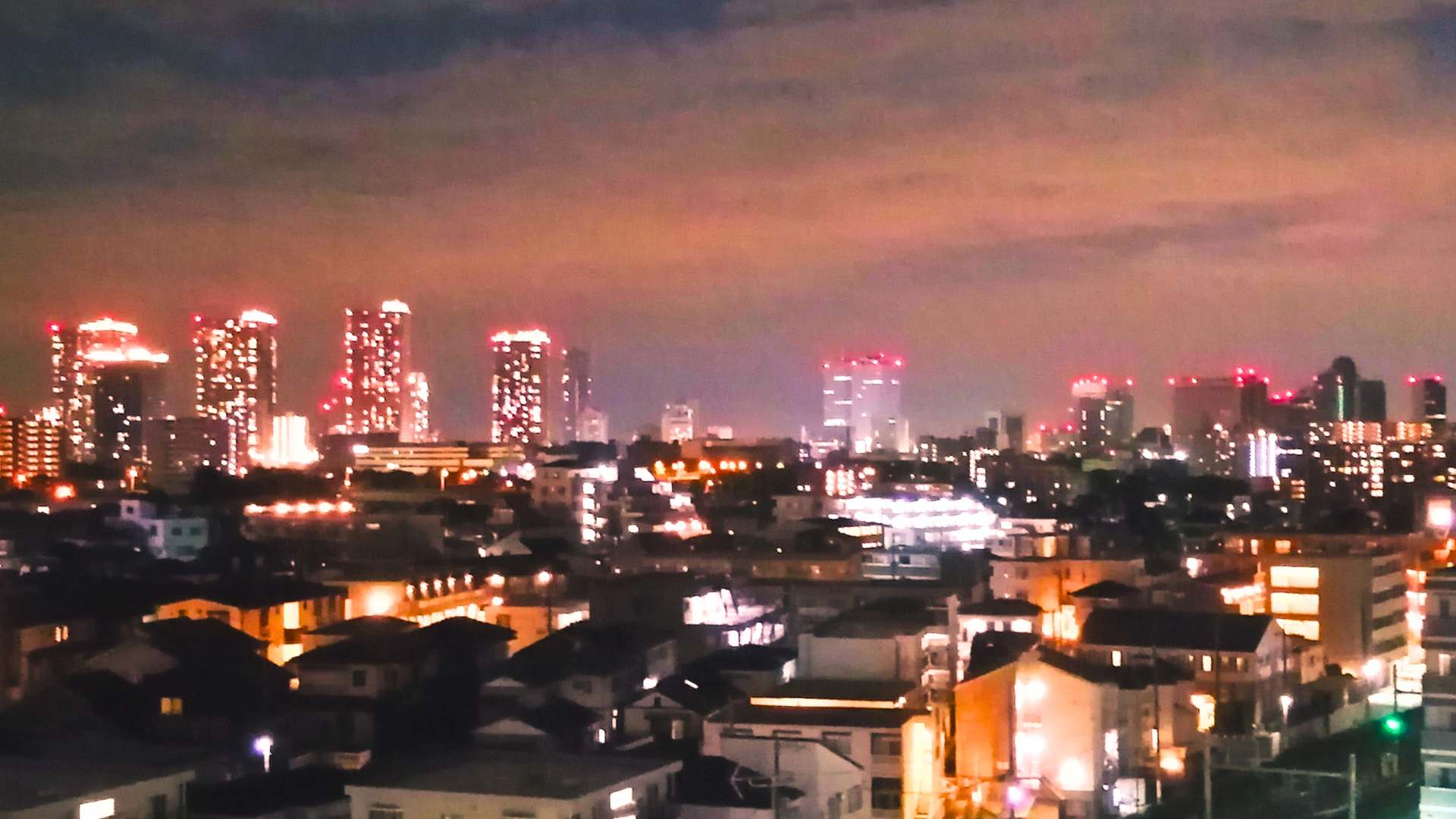 千葉市幕張のビルと夜景